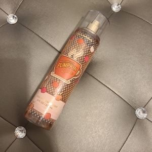*SOLD* Bath And Body Works Marshmallow Pumpkin Latte Body Mist